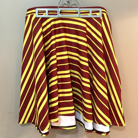 Gryffindor tie inspired skirt - skater circle Harry Potter - Picture 3 of 4